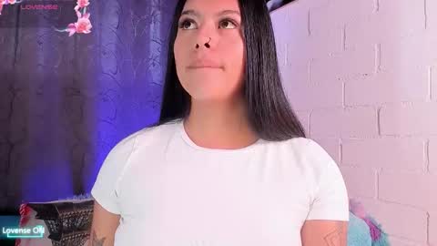 Snapshot of cristal_dark_ chatting on December 19, 10:06 pm Cris online show from December 19, 10:06 pm