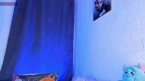 Snapshot of cristal_dark_ chatting on December 21, 2:08 am Cris online show from December 21, 2:08 am