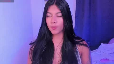 Snapshot of cristal_dark_ chatting on February 24, 2:31 am Cris online show from February 24, 2:31 am