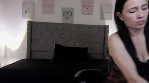  Alejandra from Wednesday to Saturday from 1000 pm to 400 am Colombian hour online show from March 31, 3:08 am