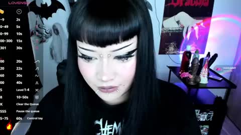 Cris online show from June 24, 8:52 pm
