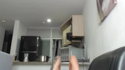 Snapshot of cristal_loverss chatting on February 7, 11:14 am cristal beautiful online show from February 7, 11:14 am