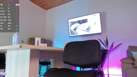 Snapshot of cristal_princess_ chatting on December 14, 6:35 am Cristal online show from December 14, 6:35 am