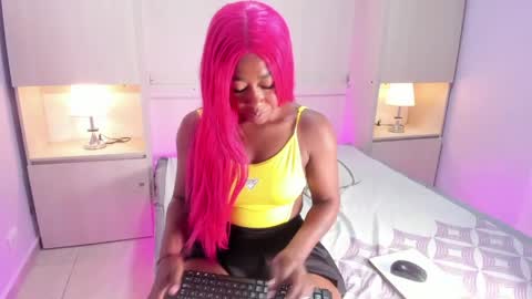 cristalbennet online show from May 29, 7:45 pm