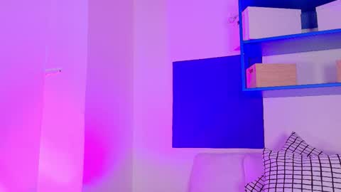 Nicole  Connection time 220pm-910pmCol online show from February 14, 8:05 pm