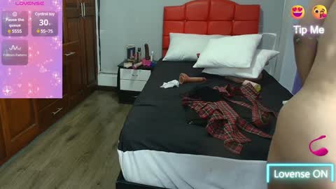 Snapshot of cristalmillf chatting on February 8, 10:29 pm CRISTAL MILF online show from February 8, 10:29 pm