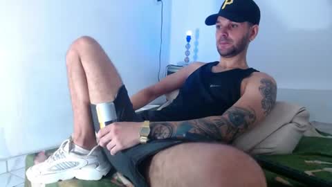 Snapshot of cristianhot125 chatting on June 9, 11:38 pm cristianhot125 online show from June 9, 11:38 pm