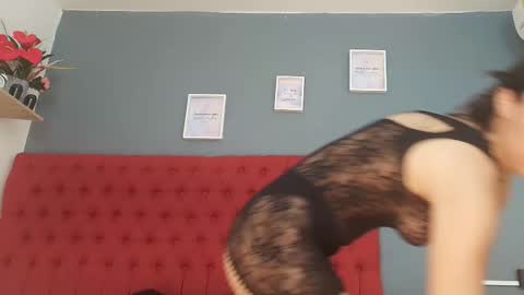 Snapshot of cristina_aznar chatting on February 8, 7:17 pm Cris online show from February 8, 7:17 pm