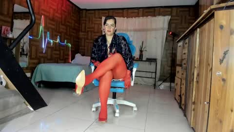 Snapshot of cristinavanegas chatting on June 7, 10:46 pm Julieta online show from June 7, 10:46 pm