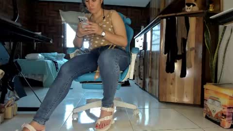 Snapshot of cristinavanegas chatting on July 5, 6:15 pm Julieta online show from July 5, 6:15 pm