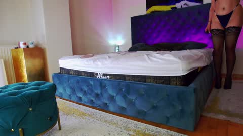 Snapshot of cristinavinci chatting on January 28, 5:24 pm CristinaVinci online show from January 28, 5:24 pm