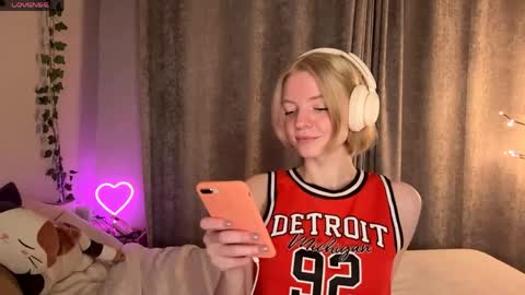 Snapshot of cristinekondo chatting on May 14, 6:37 pm Marry online show from May 14, 6:37 pm