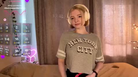 Snapshot of cristinekondo chatting on May 28, 3:09 pm Marry online show from May 28, 3:09 pm