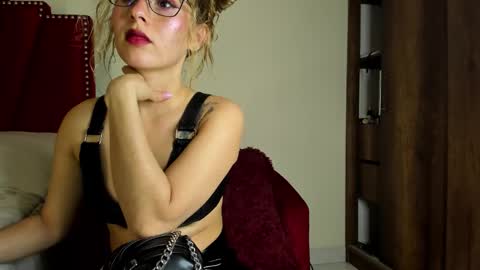 Cristin online show from March 19, 4:11 pm