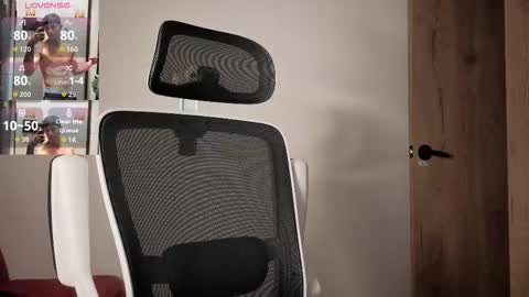 cristopher23  online show from December 15, 9:35 am