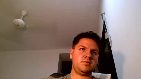 Snapshot of cristopher3042 chatting on July 15, 8:19 am cristopher3042 online show from July 15, 8:19 am