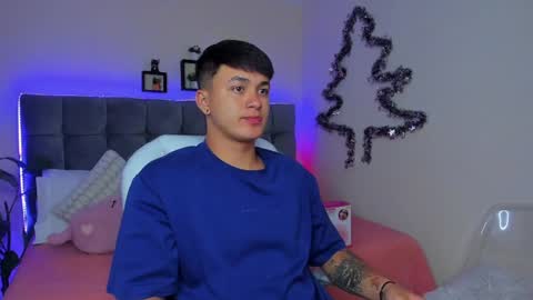 Snapshot of cristopher_strong chatting on January 8, 12:26 pm Cristopher online show from January 8, 12:26 pm