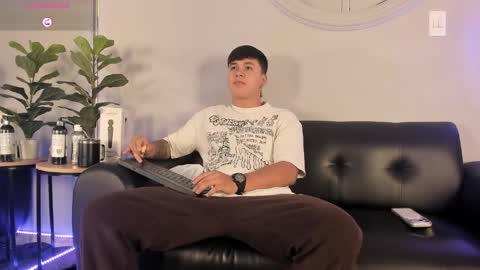 Cristopher online show from April 8, 11:43 am