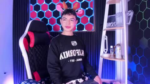 Cristopher  online show from May 28, 4:21 am