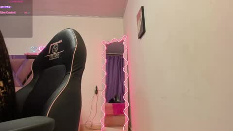 cristy_tay online show from May 22, 11:38 am