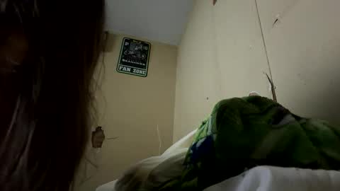 Snapshot of critterluvsfeet chatting on March 13, 6:53 am Critter2999LuvsFeet online show from March 13, 6:53 am