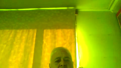 crmperez online show from May 20, 7:42 pm