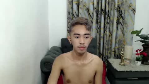 Snapshot of crocodale chatting on October 18, 11:44 am crocodale online show from October 18, 11:44 am