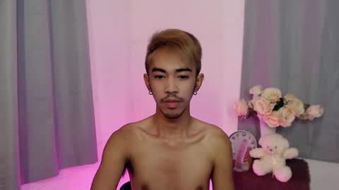 Snapshot of crocodale chatting on October 28, 2:53 pm crocodale online show from October 28, 2:53 pm