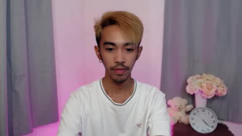 Snapshot of crocodale chatting on November 17, 12:55 pm crocodale online show from November 17, 12:55 pm