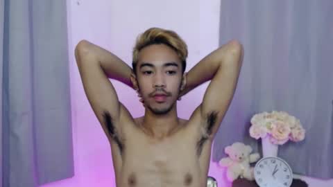 Snapshot of crocodale chatting on November 18, 9:36 am crocodale online show from November 18, 9:36 am