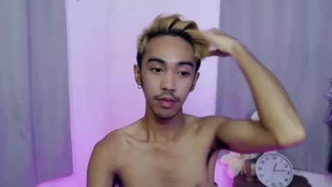 Snapshot of crocodale chatting on November 25, 8:47 am crocodale online show from November 25, 8:47 am