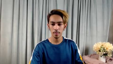 Snapshot of crocodale chatting on March 4, 12:55 pm crocodale online show from March 4, 12:55 pm