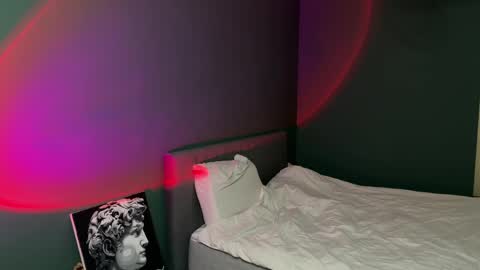 cronck52 online show from April 1, 9:23 pm