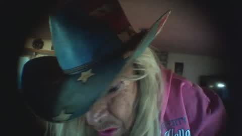 Snapshot of crosscountrydude chatting on June 23, 11:52 am Crossdrsr19 online show from June 23, 11:52 am