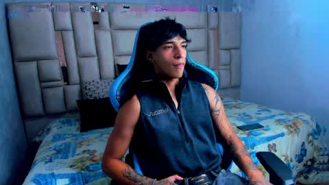 Croy online show from April 4, 8:39 pm