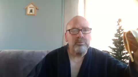 Snapshot of cruising_guy chatting on October 10, 2:27 pm fun guy online show from October 10, 2:27 pm