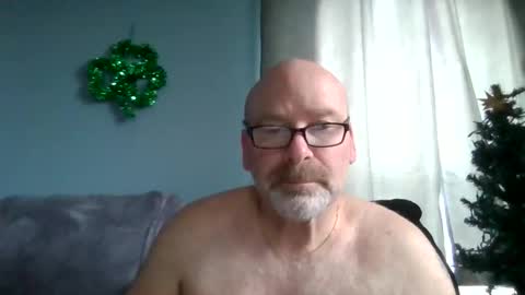Snapshot of cruising_guy chatting on March 16, 12:42 pm fun guy online show from March 16, 12:42 pm