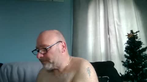 Snapshot of cruising_guy chatting on March 26, 12:33 pm fun guy online show from March 26, 12:33 pm