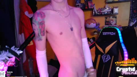 Snapshot of cryptidtwink chatting on December 16, 6:21 am CryptidTwink online show from December 16, 6:21 am