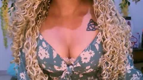 crysrus online show from November 19, 1:05 am