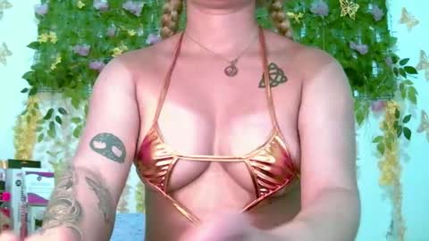 crysrus online show from June 7, 12:42 pm