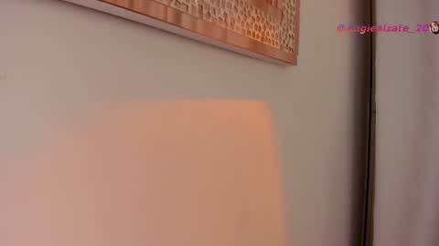 Snapshot of crystal_foster chatting on July 15, 4:07 am angie online show from July 15, 4:07 am