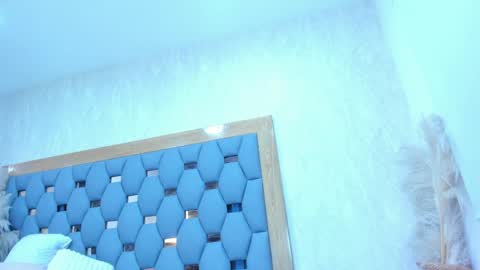 crystal_sm online show from April 14, 3:01 am