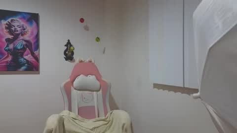 Crystal Blaze online show from December 22, 9:39 am