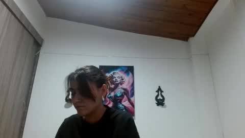 Snapshot of crystal_starx chatting on May 31, 9:38 pm Crystal Blaze online show from May 31, 9:38 pm