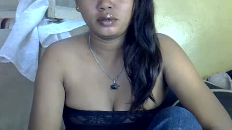 crystalbellax online show from July 1, 6:37 am