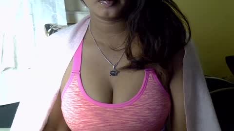 crystalbellax online show from July 9, 6:28 am