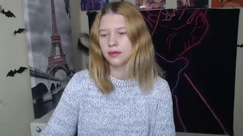 Snapshot of crystalgirl__ chatting on November 2, 7:00 am Stella online show from November 2, 7:00 am