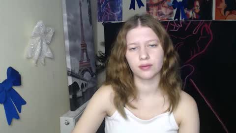 Snapshot of crystalgirl__ chatting on February 15, 7:05 am Stella online show from February 15, 7:05 am