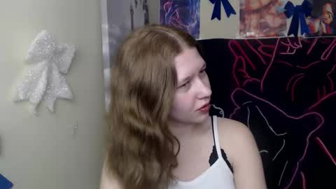 Snapshot of crystalgirl__ chatting on March 6, 2:24 pm Stella online show from March 6, 2:24 pm